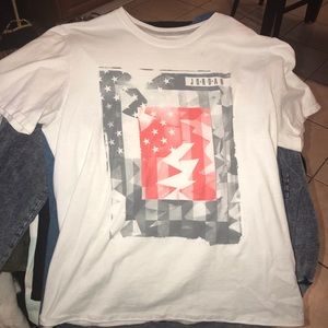 8 piece lot of Men’s size Medium Tops